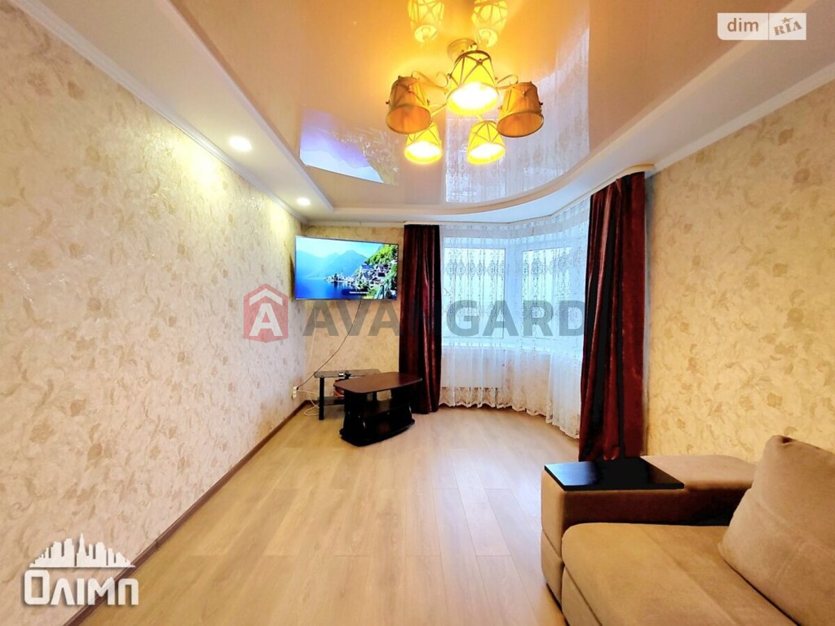 3 ��. ��������, 81/45/15 ��. �., 11/11 ������ ���� 4