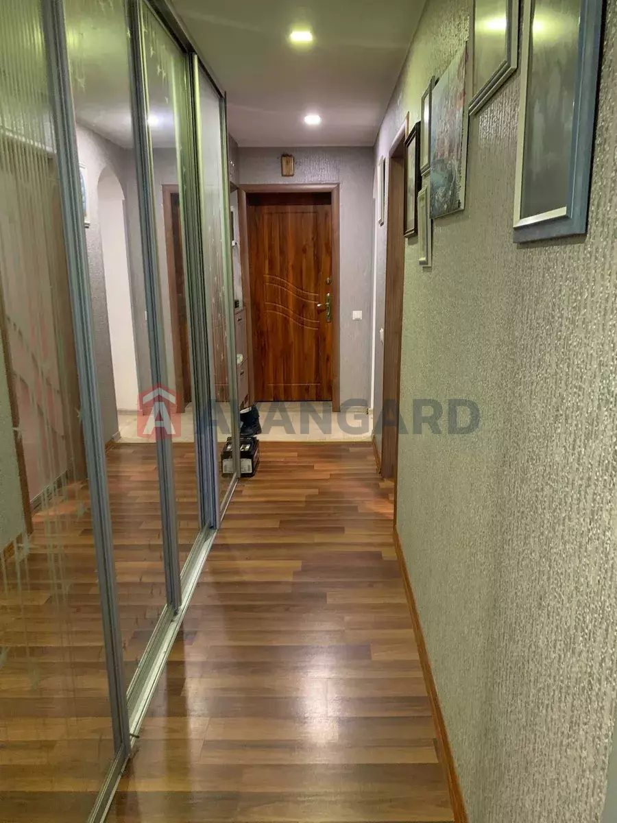 3 ��. ��������, 63/-/60 ��. �., 2/9 ������ ���� 4