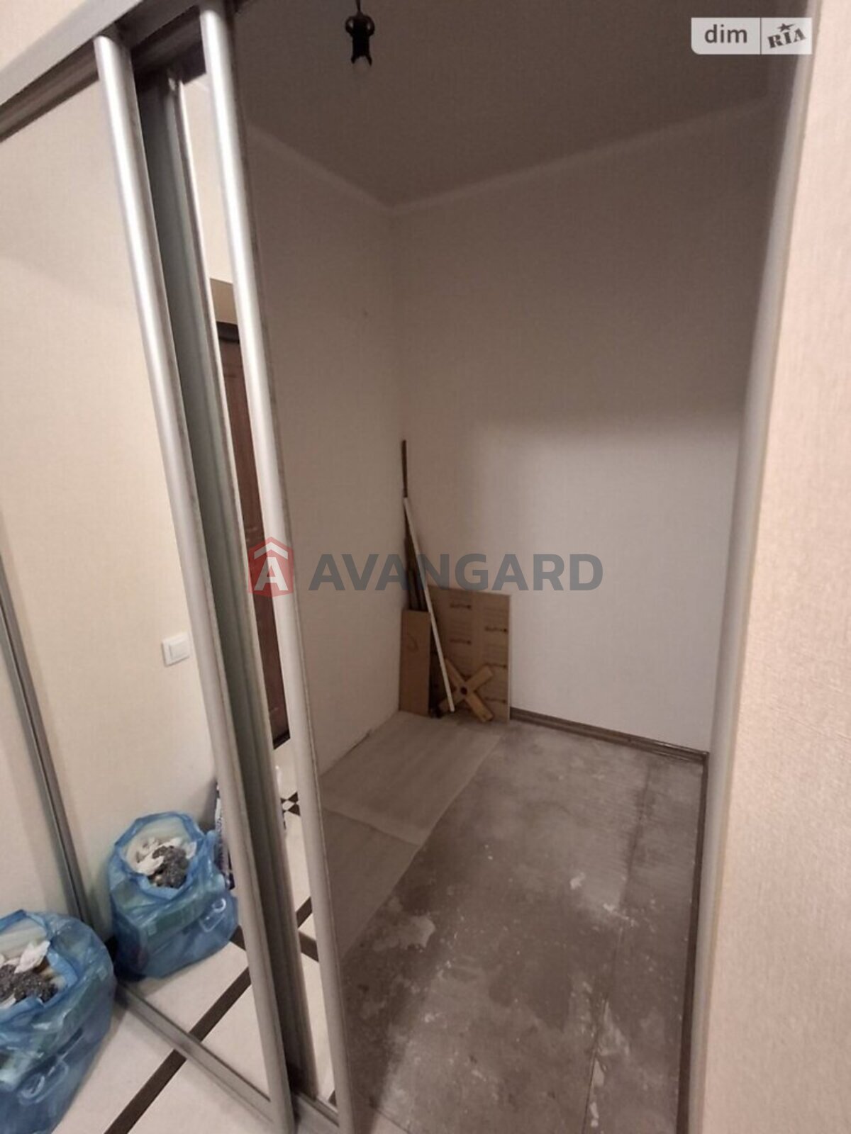 1 ��. ��������, 57/-/- ��. �., 9/12 ������ ���� 11