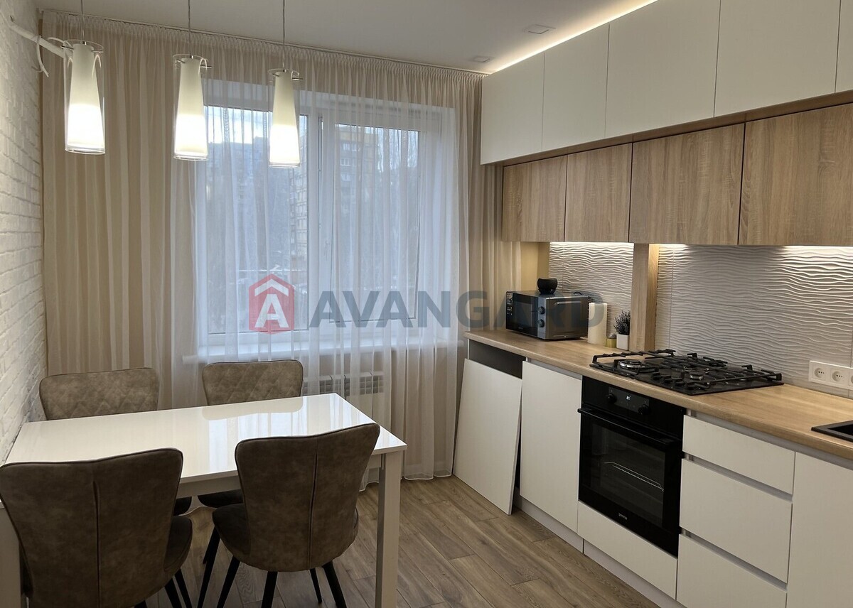 3 ��. ��������, 65/-/11 ��. �., 7/9 ������ ���� 1