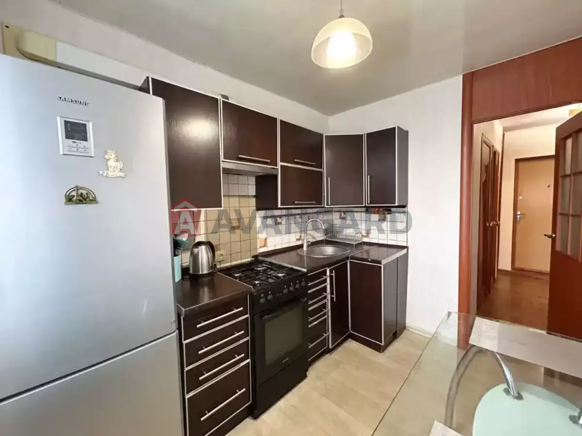 1 ��. ��������, 33/18/6 ��. �., 9/10 ������ ���� 1