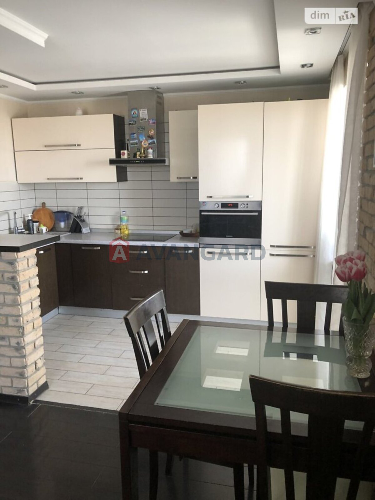 3 ��. ��������, 68/40/8 ��. �., 12/14 ������ ���� 7