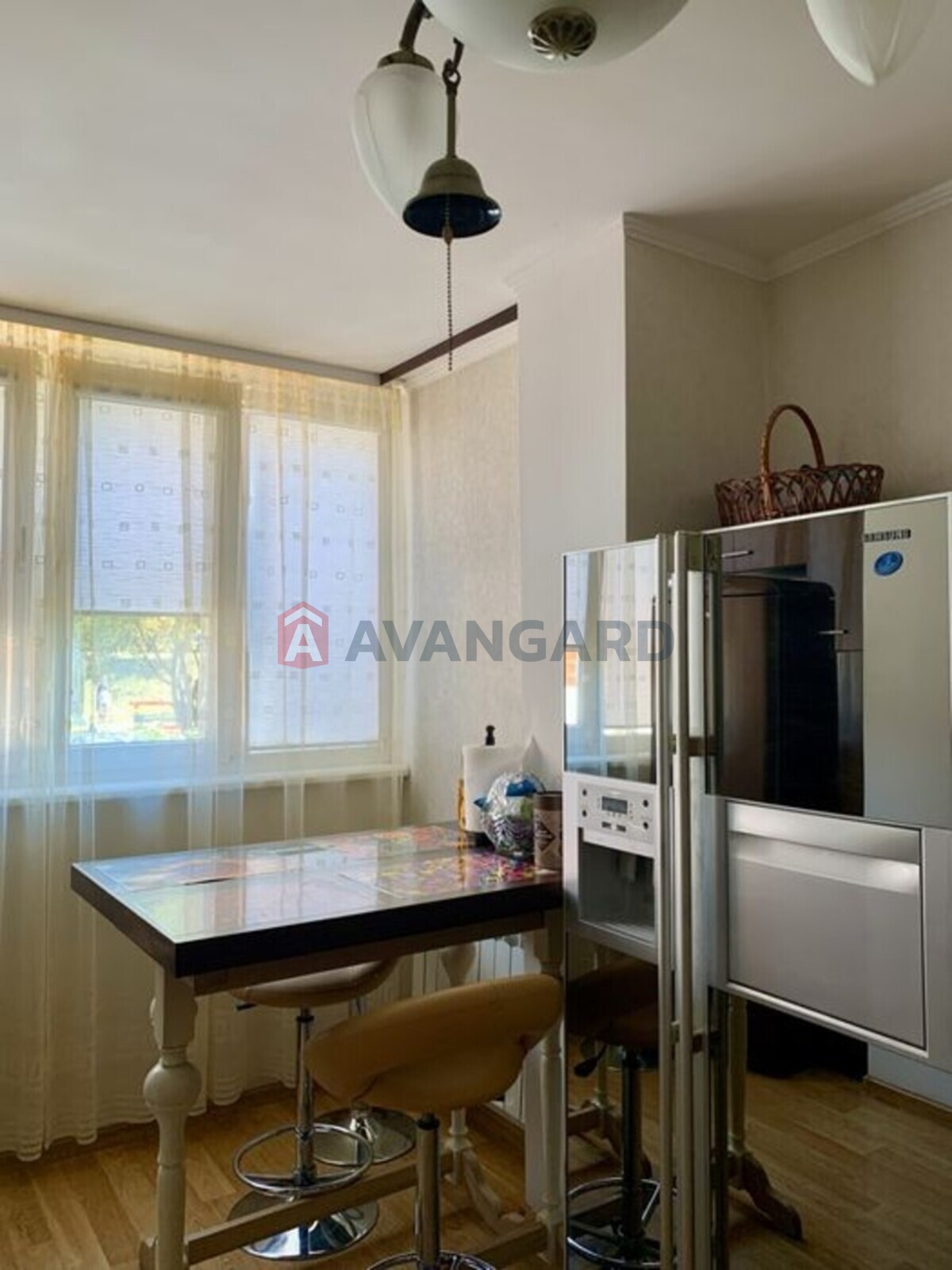 3 ��. ��������, 70/-/8 ��. �., 1/10 ������ ���� 4