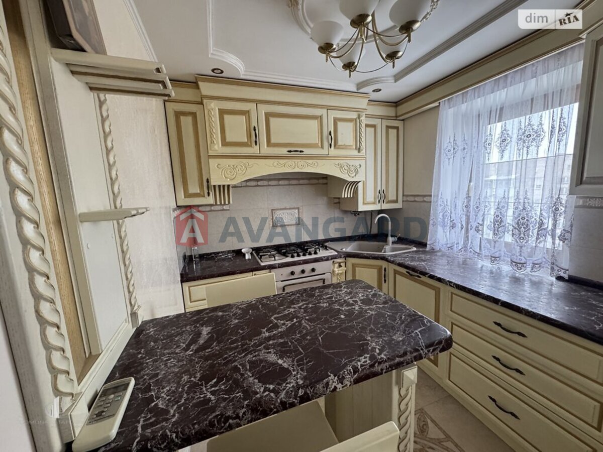 3 ��. ��������, 65/-/- ��. �., 5/5 ������ ���� 3