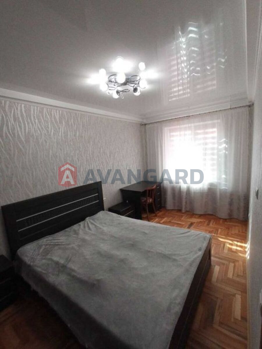 3 ��. ��������, 54/-/6 ��. �., 2/5 ������ ���� 8