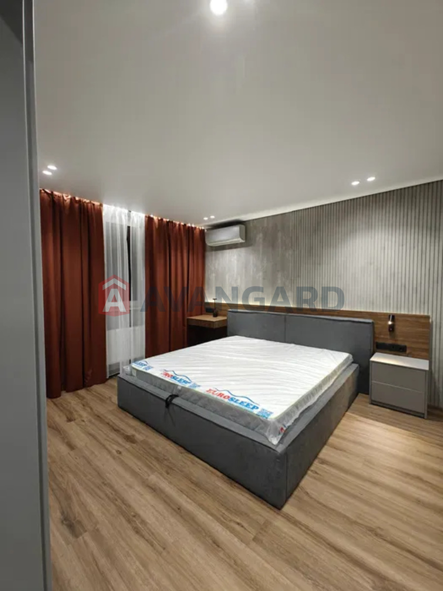 1 ����. ��������, 49/-/18 ��. �., 12/23 ���� ���� 12