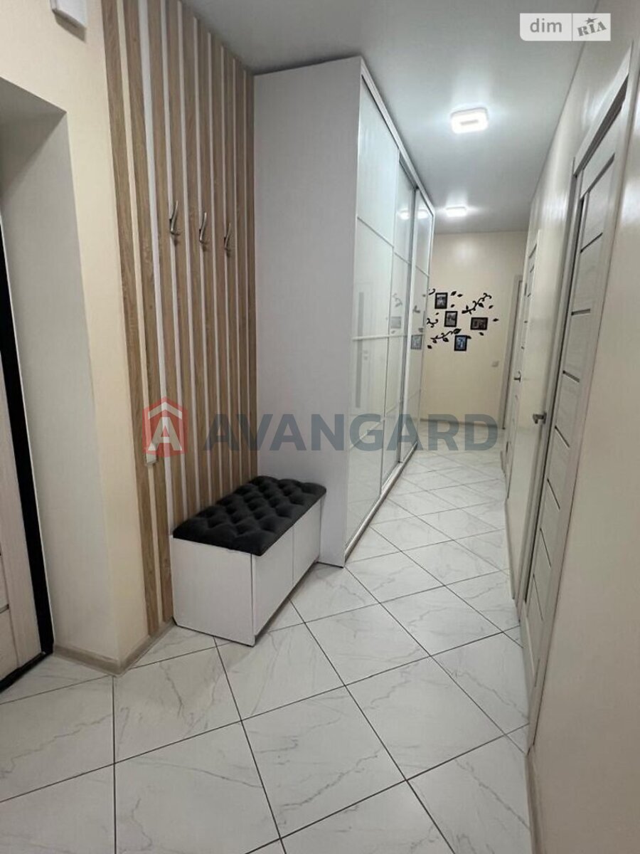 2 ��. ��������, 68/-/- ��. �., 5/5 ������ ���� 19