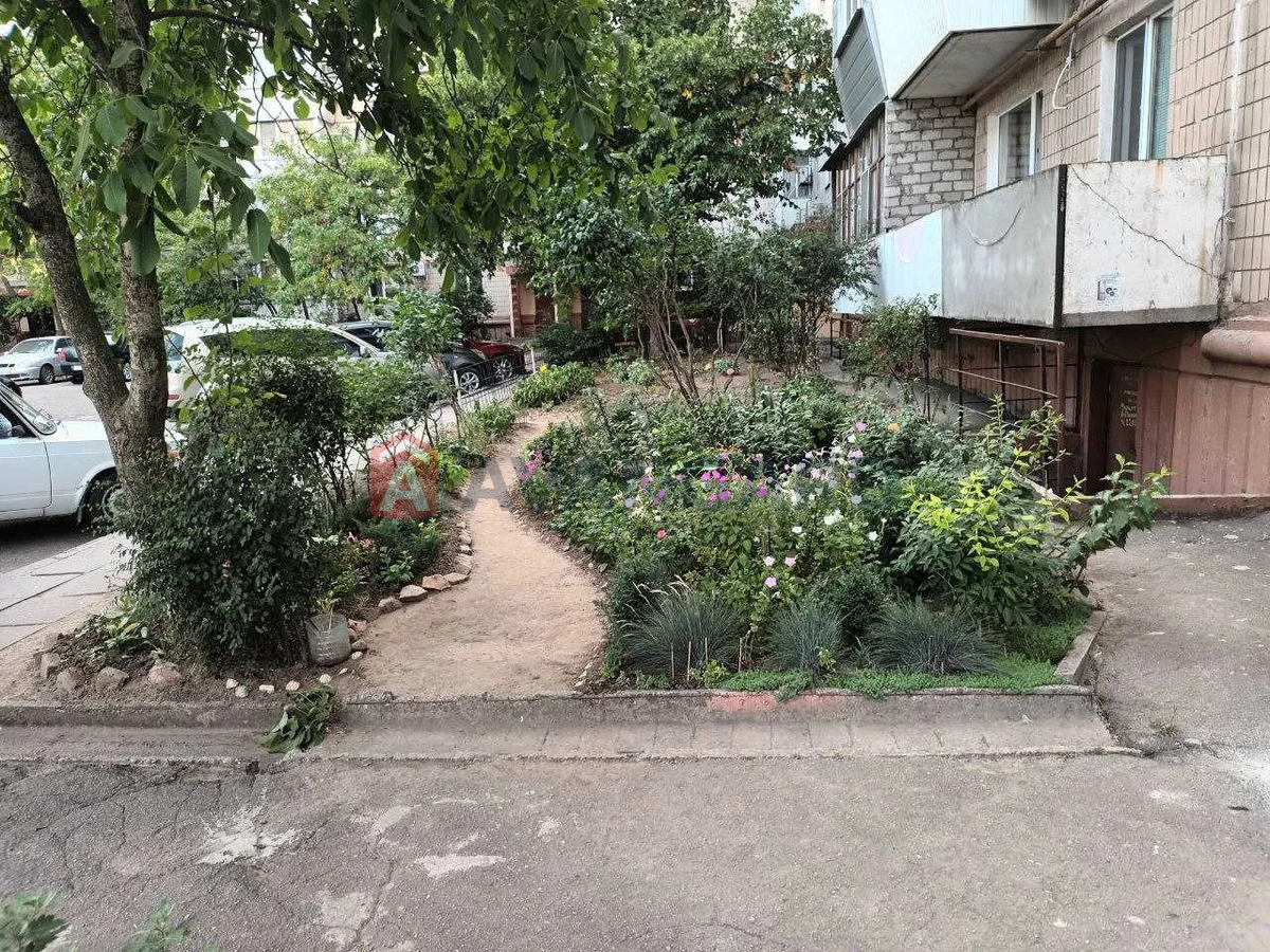 3 . , 69/-/8 . ., 8/9   18