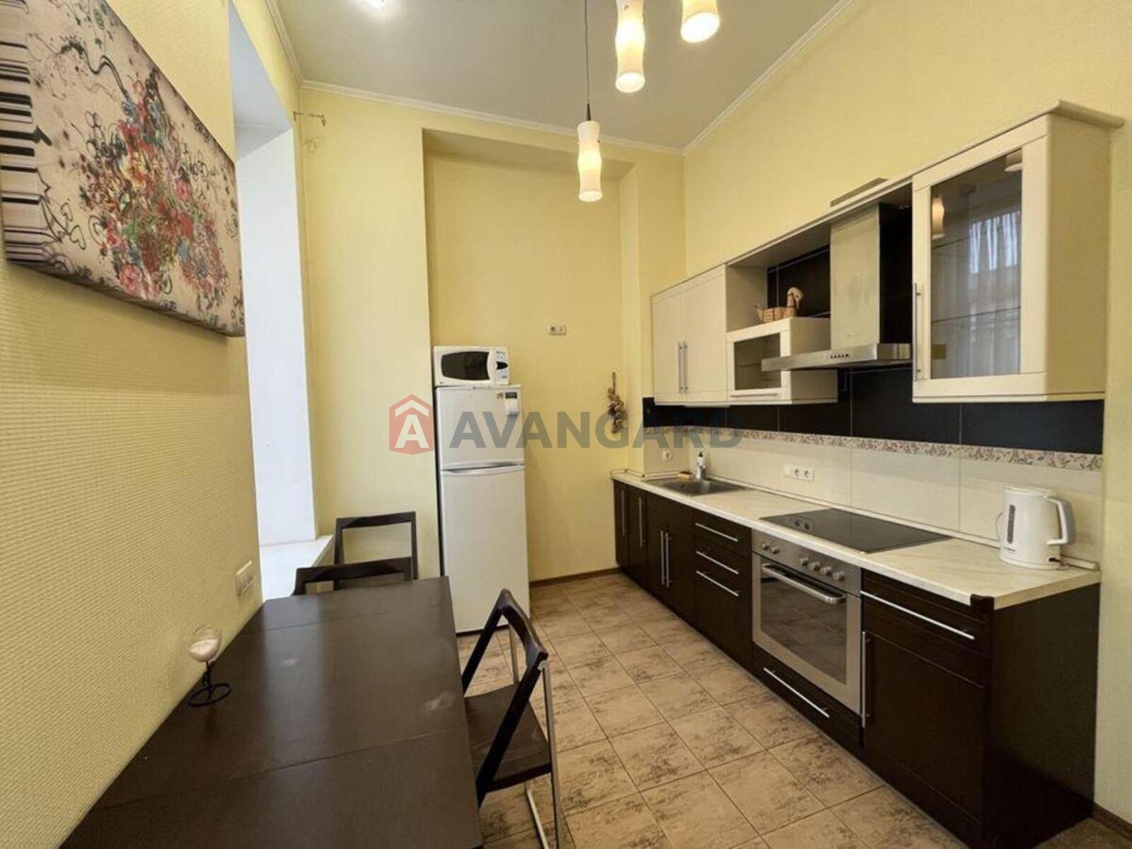 3 ��. ��������, 79/-/15 ��. �., 3/5 ������ ���� 9