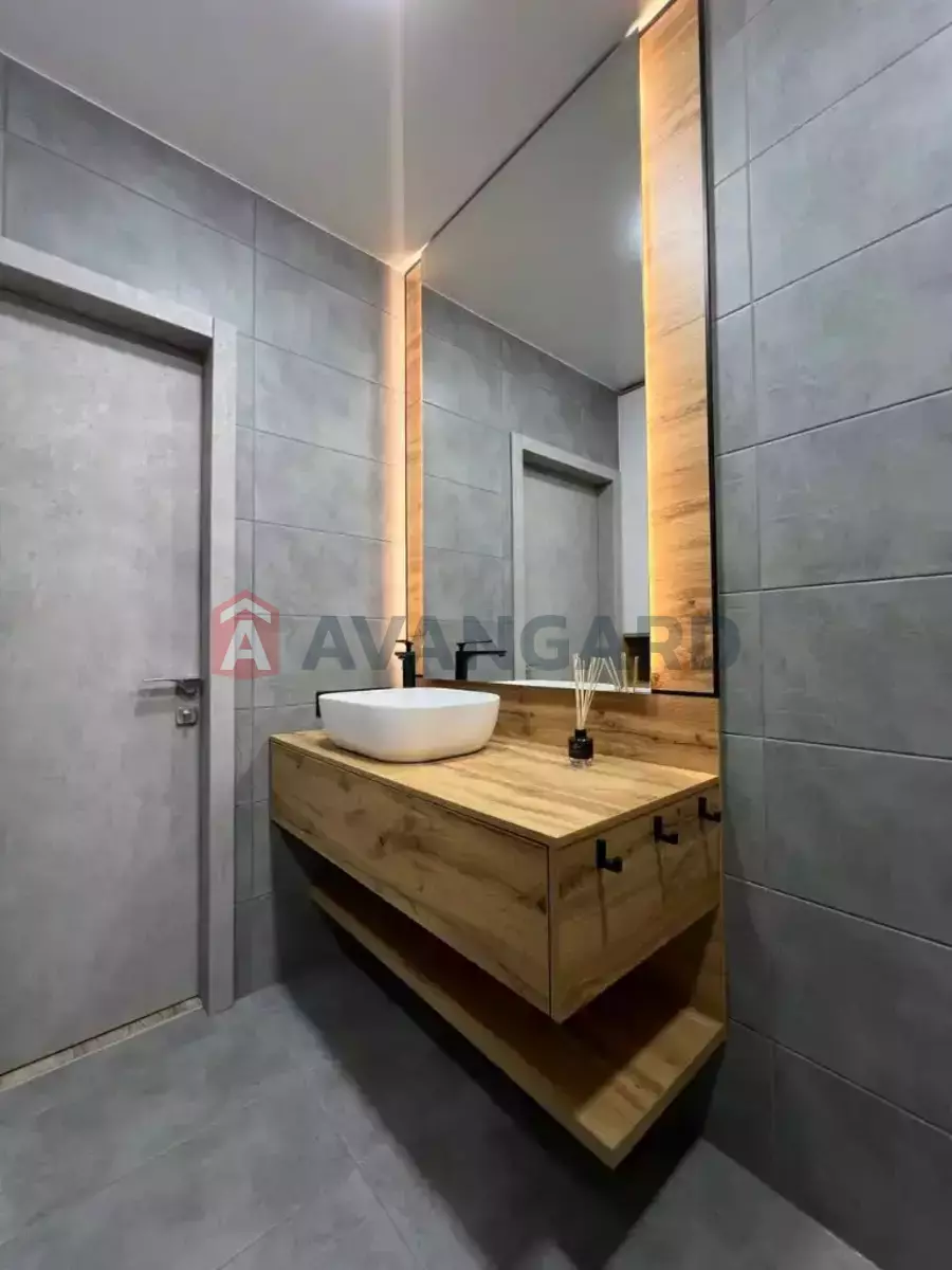 3 ��. ��������, 79/46/20 ��. �., 3/12 ������ ���� 8