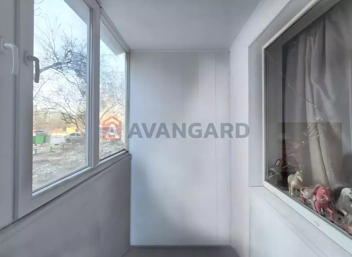 3 ��. ��������, 70/-/10 ��. �., 1/10 ������ ���� 8