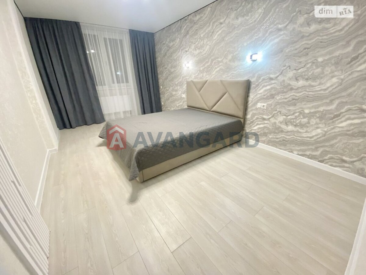 1 ����. ��������, 46/-/- ��. �., 8/9 ���� ���� 8