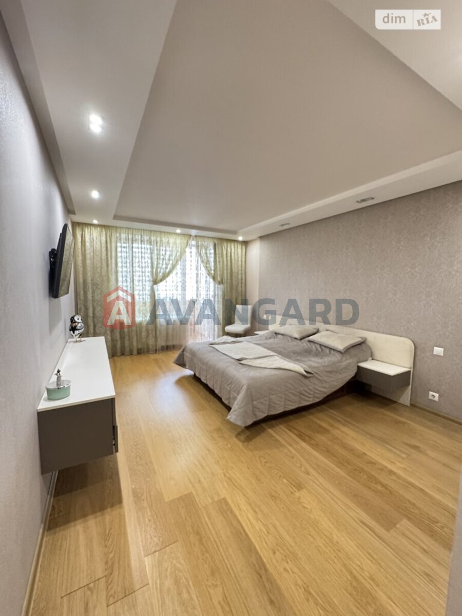 3 ��. ��������, 83/46/16 ��. �., 3/9 ������ ���� 20