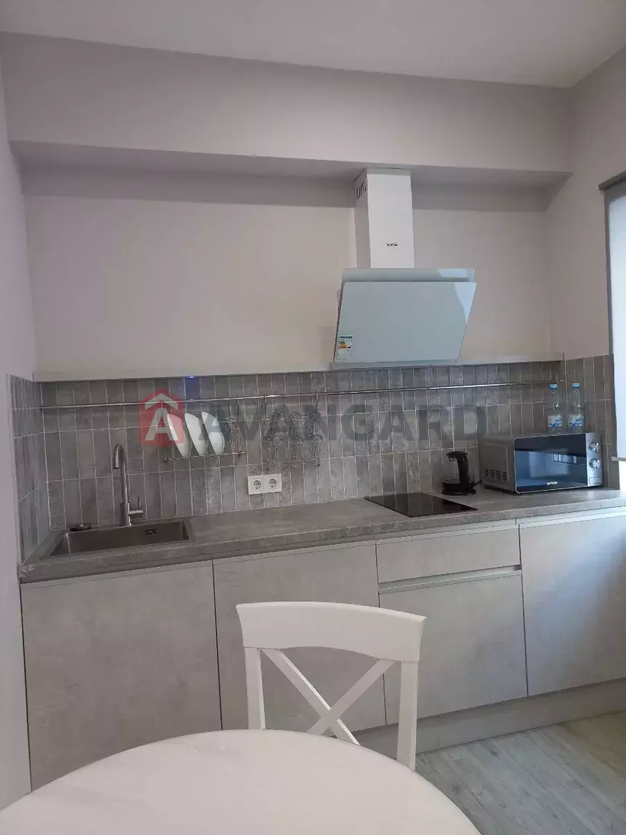 1 ��. ��������, 29/-/9 ��. �., 1/2 ������ ���� 4