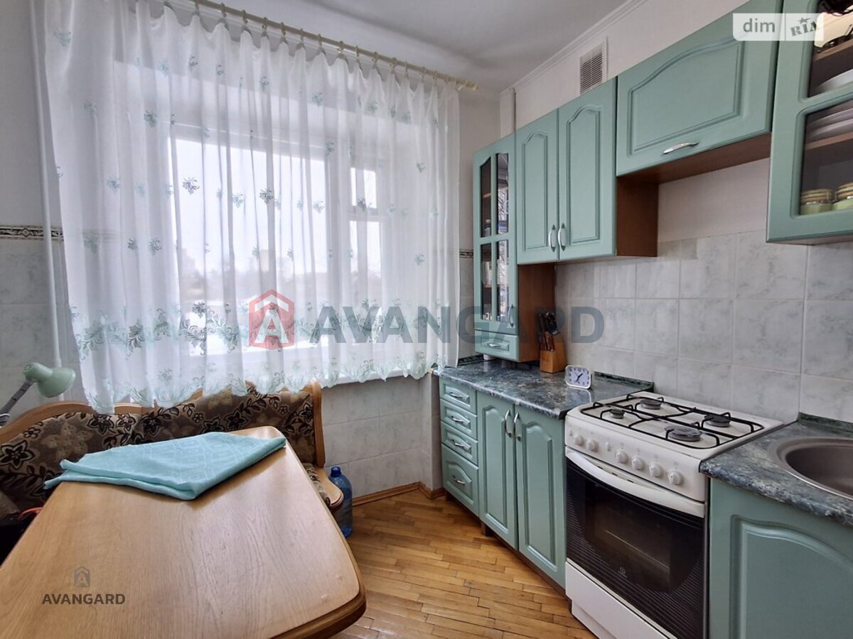 3 ����. ��������, 75/52/8 ��. �., 2/5 ���� ���� 11