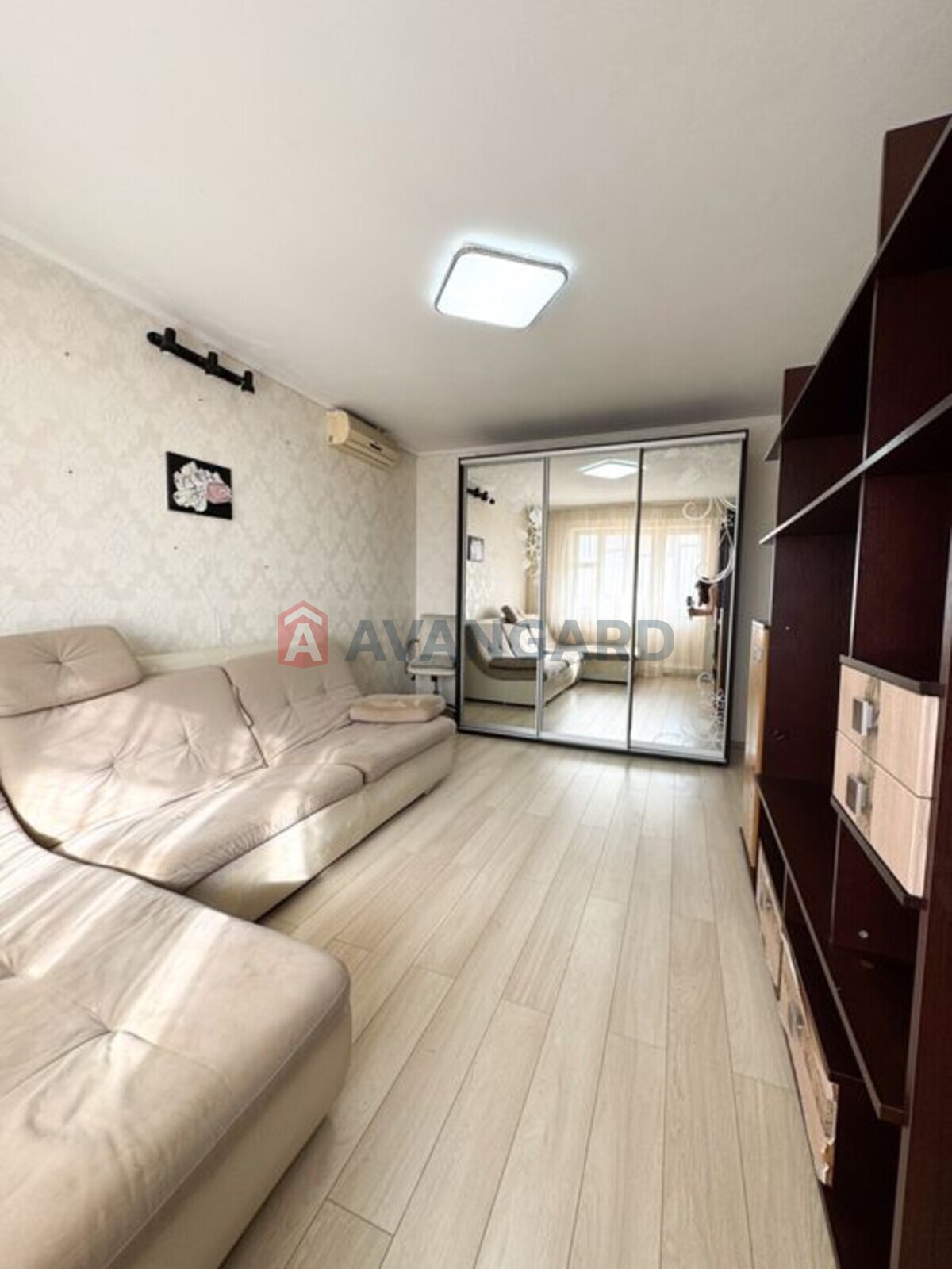 2 ����. ��������, 52/-/17 ��. �., 10/10 ���� ���� 6