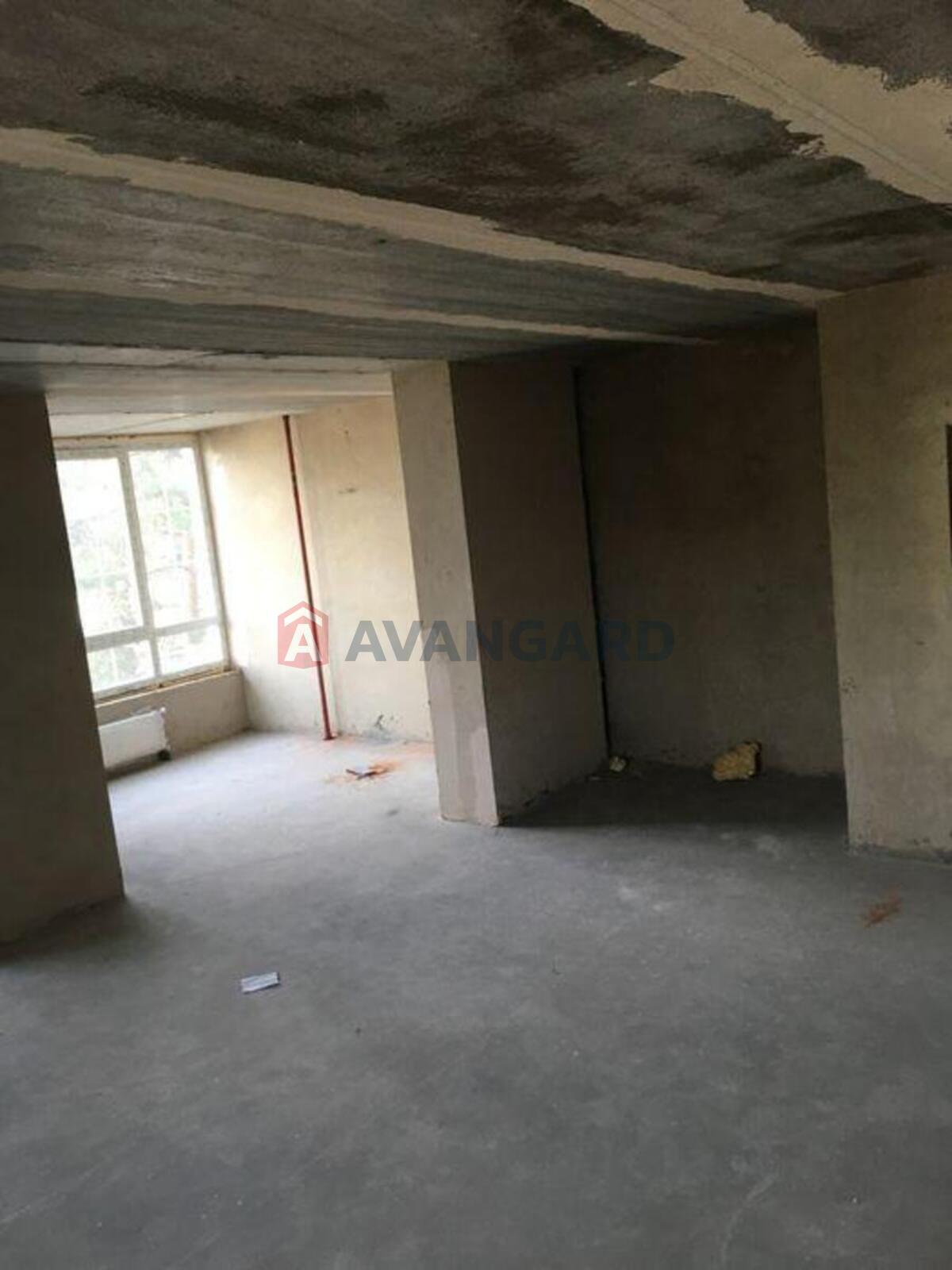 3 ��. ��������, 130/-/42 ��. �., 4/5 ������ ���� 5