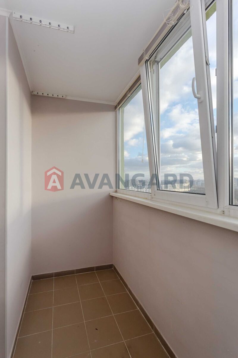 1 ����. ��������, 43/18/12 ��. �., 24/26 ���� ���� 6