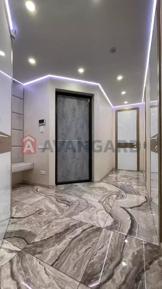 4 . , 100/-/- . ., 10/12   9