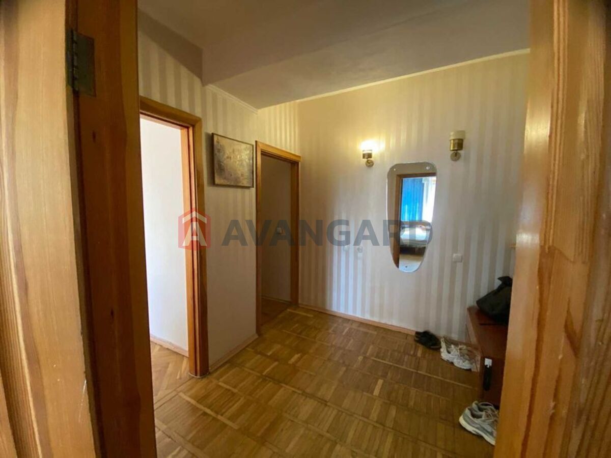 4 ��. ��������, 93/-/8 ��. �., 5/9 ������ ���� 4