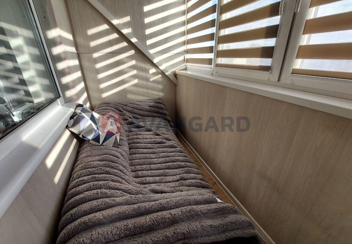 1 ��. ��������, 32/17/7 ��. �., 9/9 ������ ���� 8