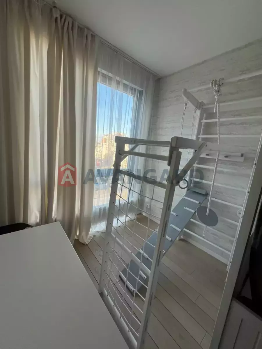4 ��. ��������, 150/-/- ��. �., 5/7 ������ ���� 12