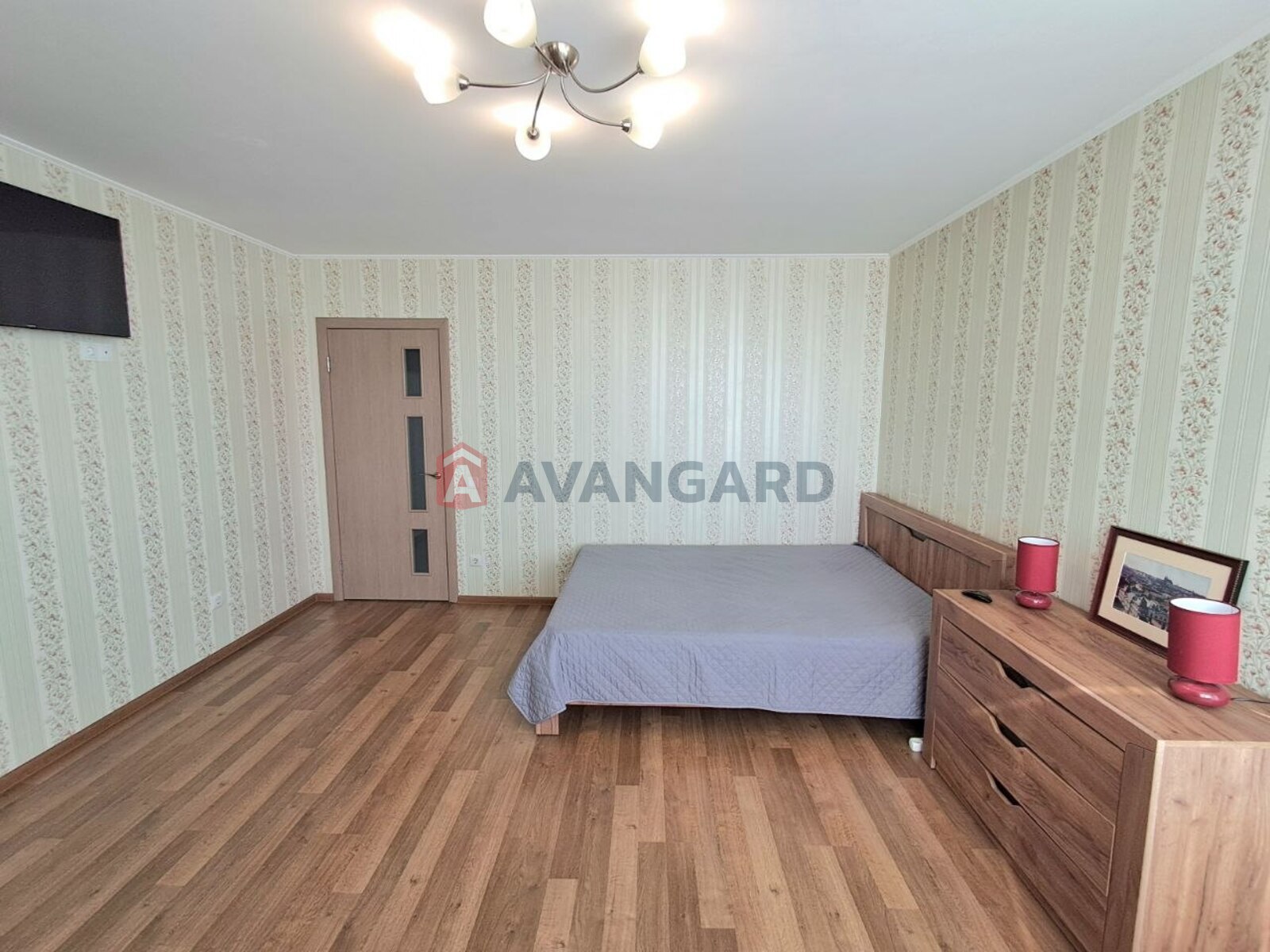 1 ����. ��������, 47.5/19.3/13.4 ��. �., 16/26 ���� ���� 3