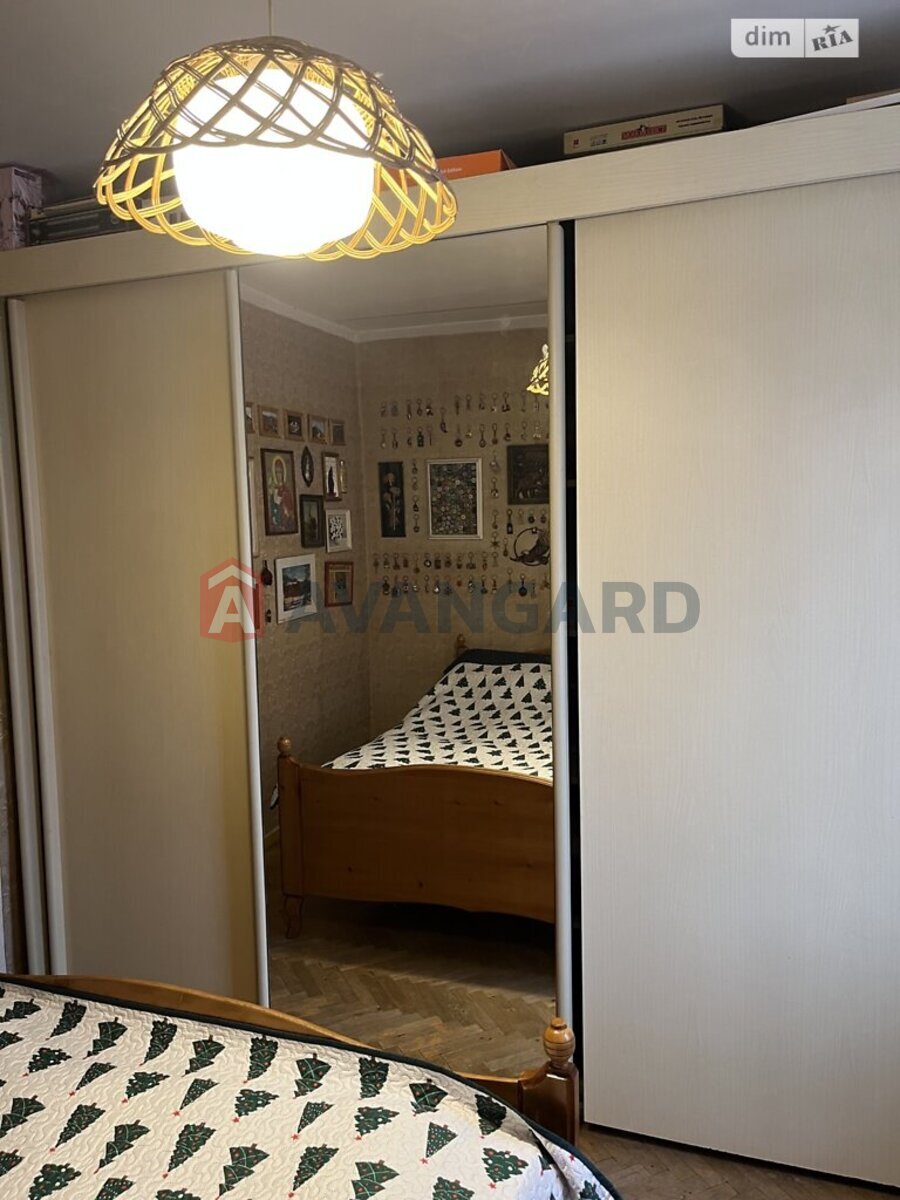 3 ��. ��������, 73/41/8 ��. �., 2/12 ������ ���� 11