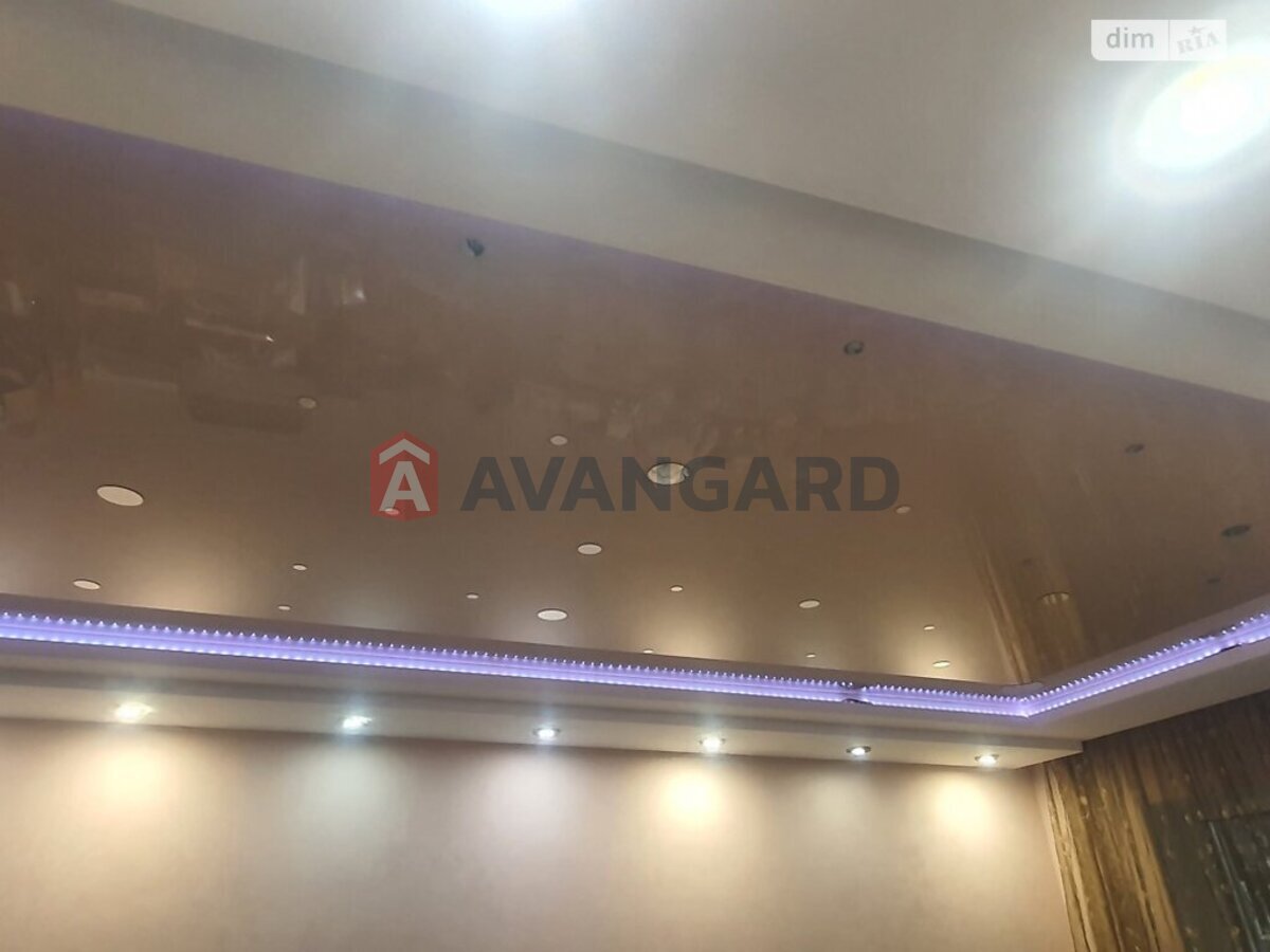 2 ����. ��������, 51/49/8 ��. �., 7/9 ���� ���� 20