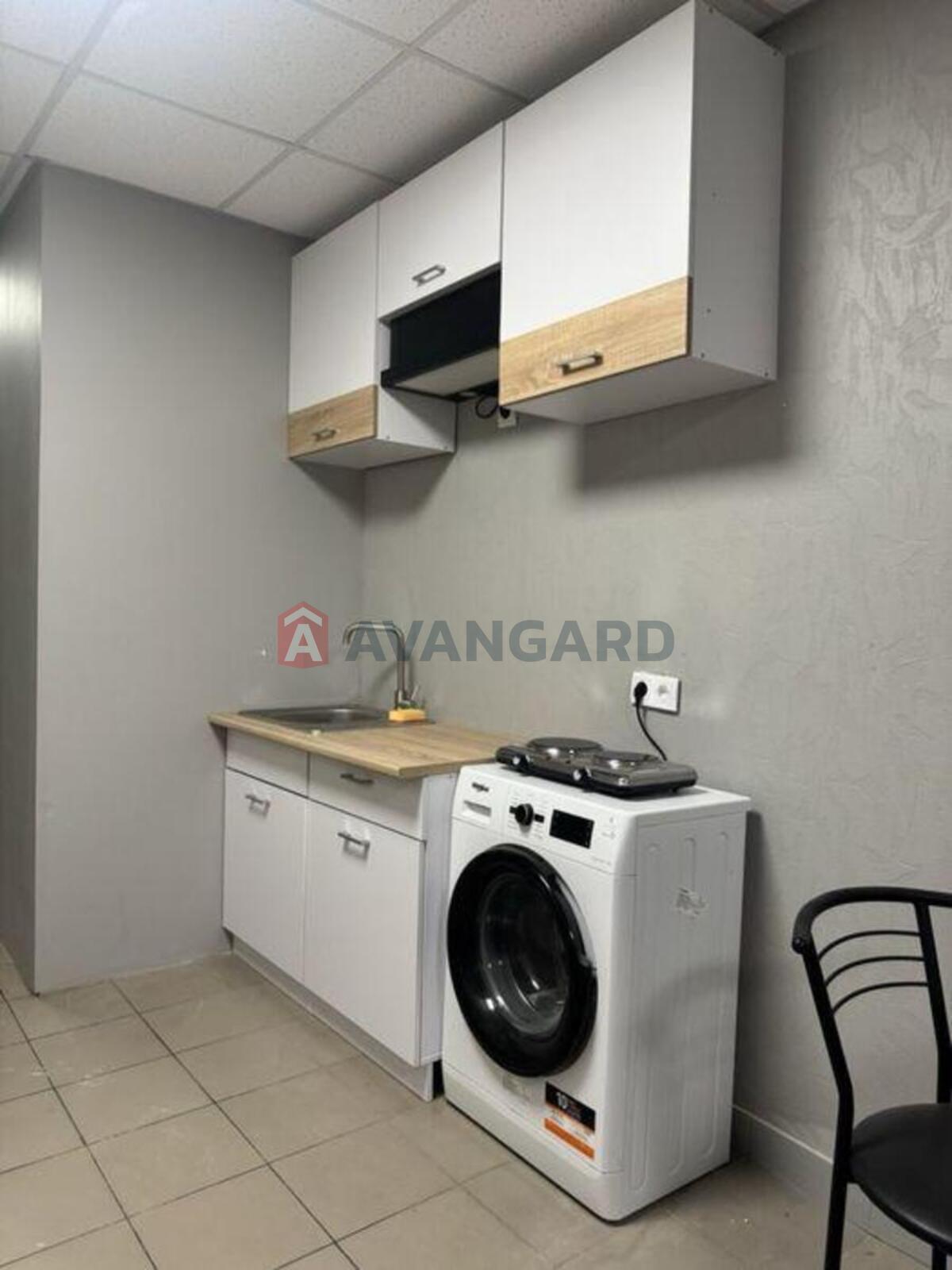 1 ��. ��������, 24/-/6 ��. �., 4/4 ������ ���� 4