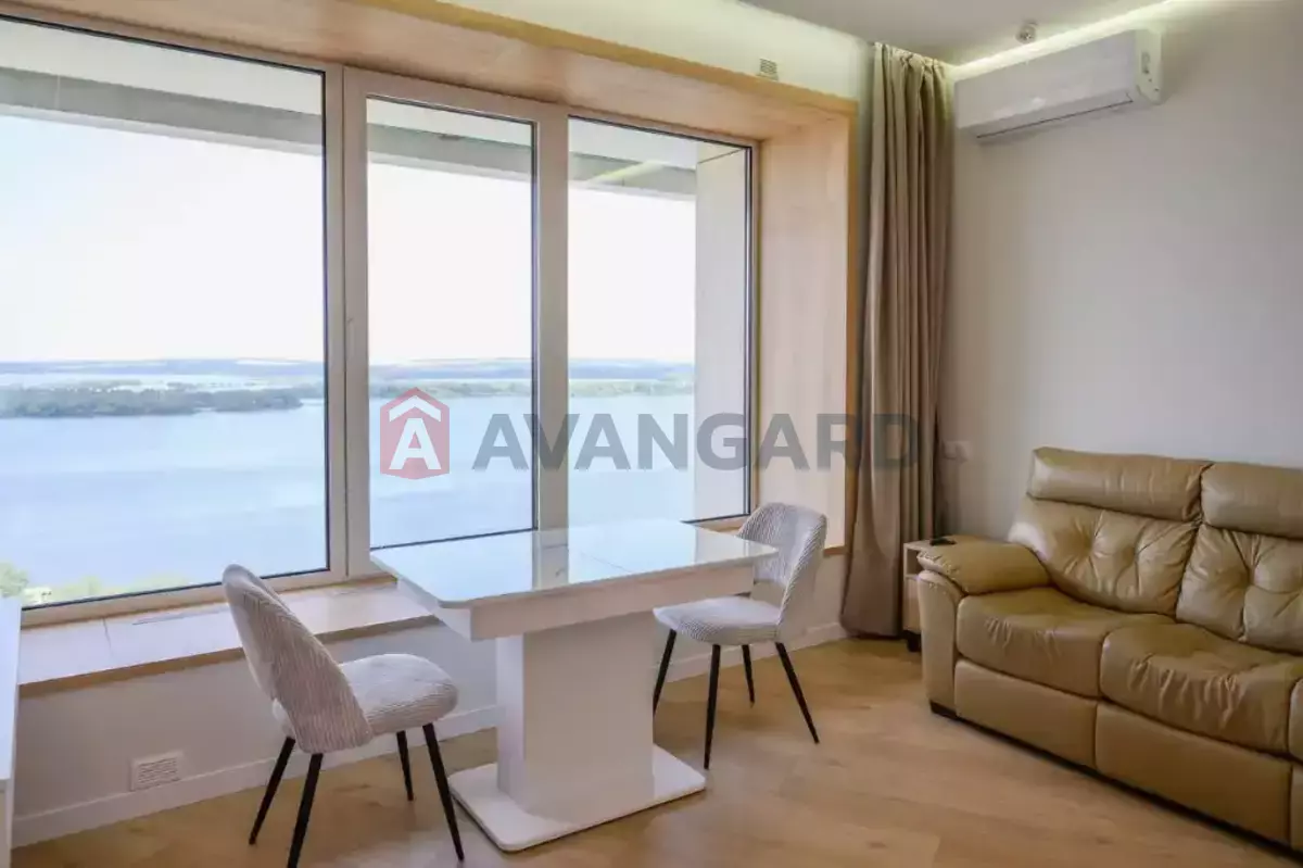 1 ��. ��������, 44/-/- ��. �., 22/23 ������ ���� 1