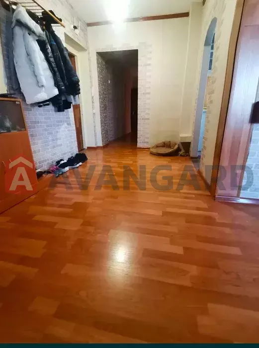 3 ����. ��������, 69/48/8 ��. �., 14/14 ���� ���� 18