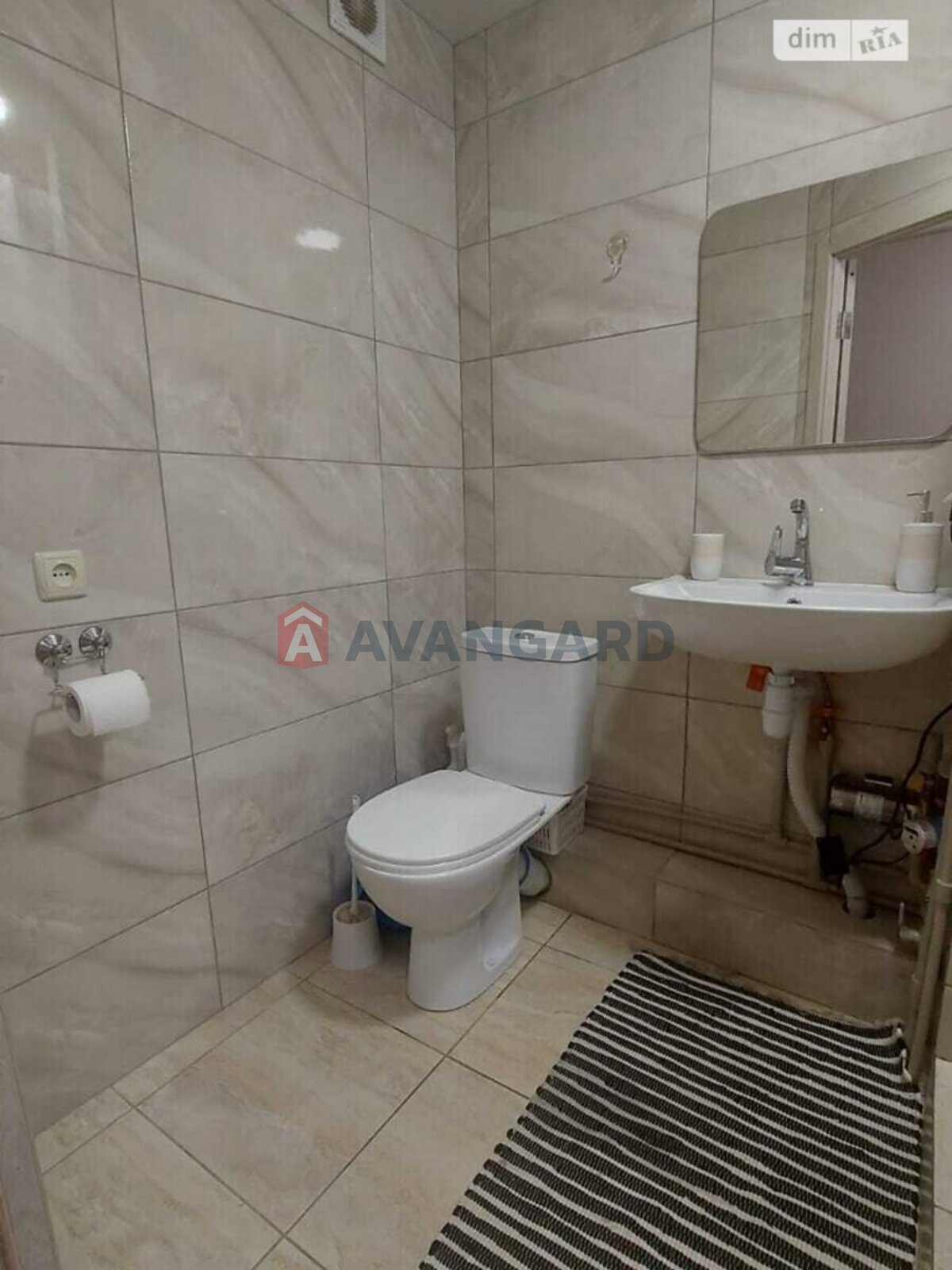 4 ��. ��������, 67/-/- ��. �., 4/5 ������ ���� 9