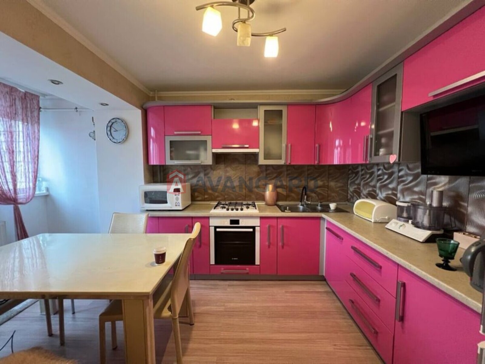 3 ��. ��������, 77/-/12 ��. �., 3/9 ������ ���� 8