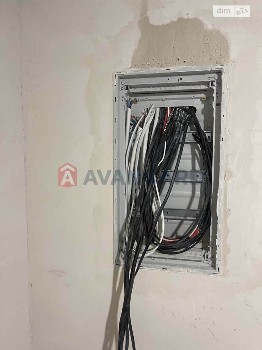 2 ��. ��������, 82/56/5 ��. �., 6/15 ������ ���� 6