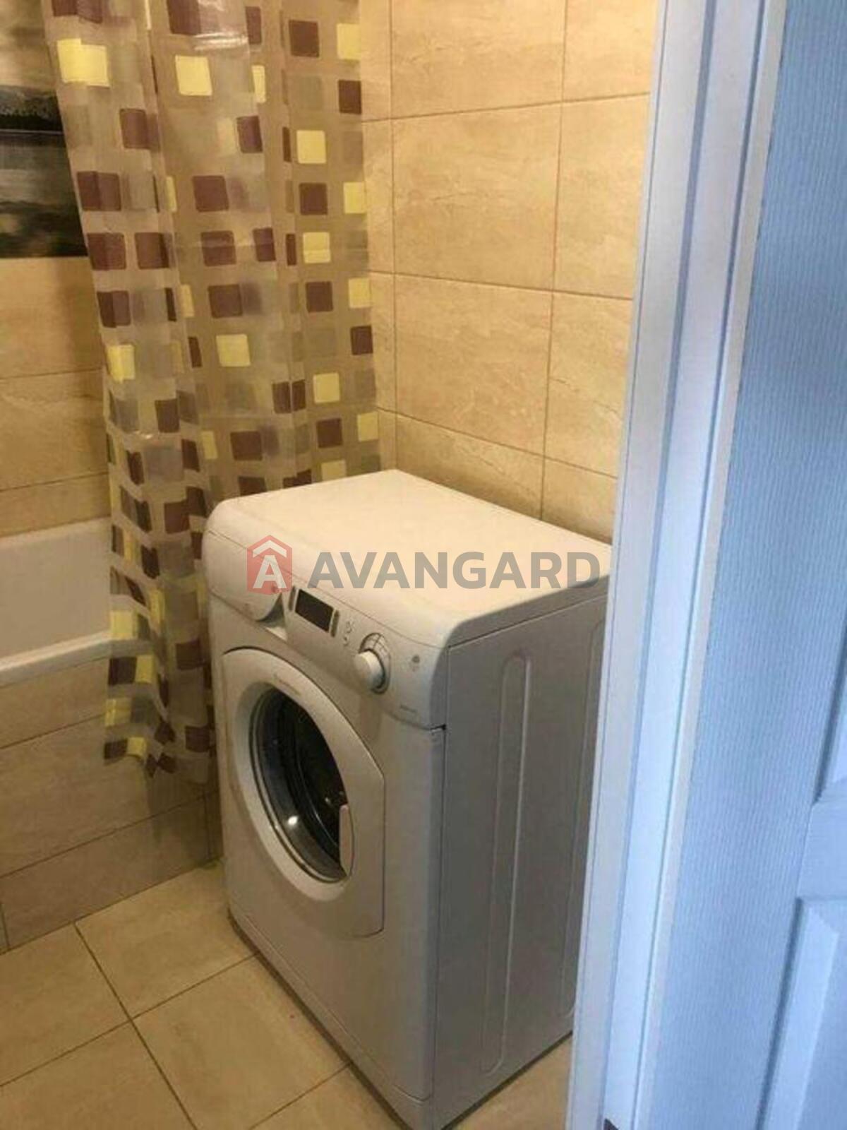 1 ����. ��������, 38/-/9 ��. �., 18/22 ���� ���� 9