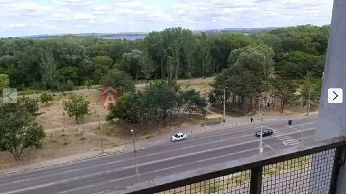 3 ����. ��������, 65/-/8 ��. �., 9/9 ���� ���� 2