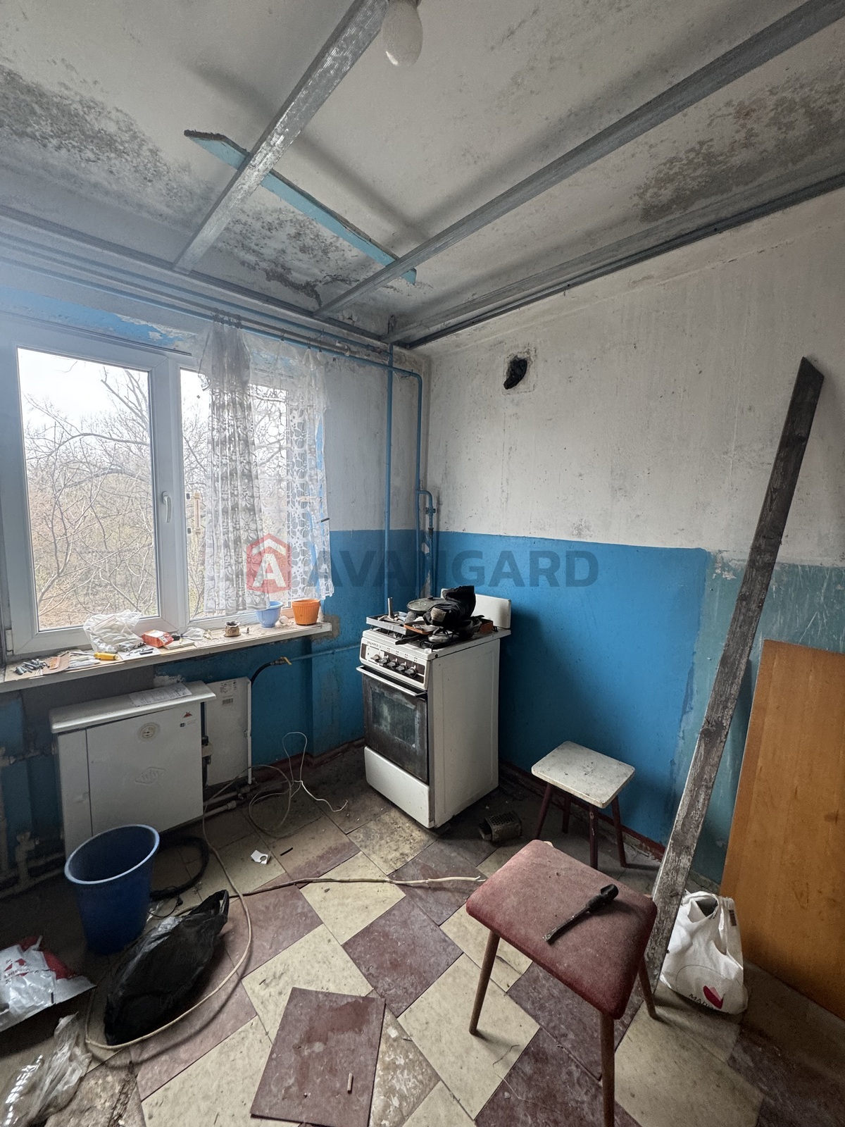 1 ��. ��������, 32,8/14,8/8,6 ��. �., 3/5 ������ ���� 5