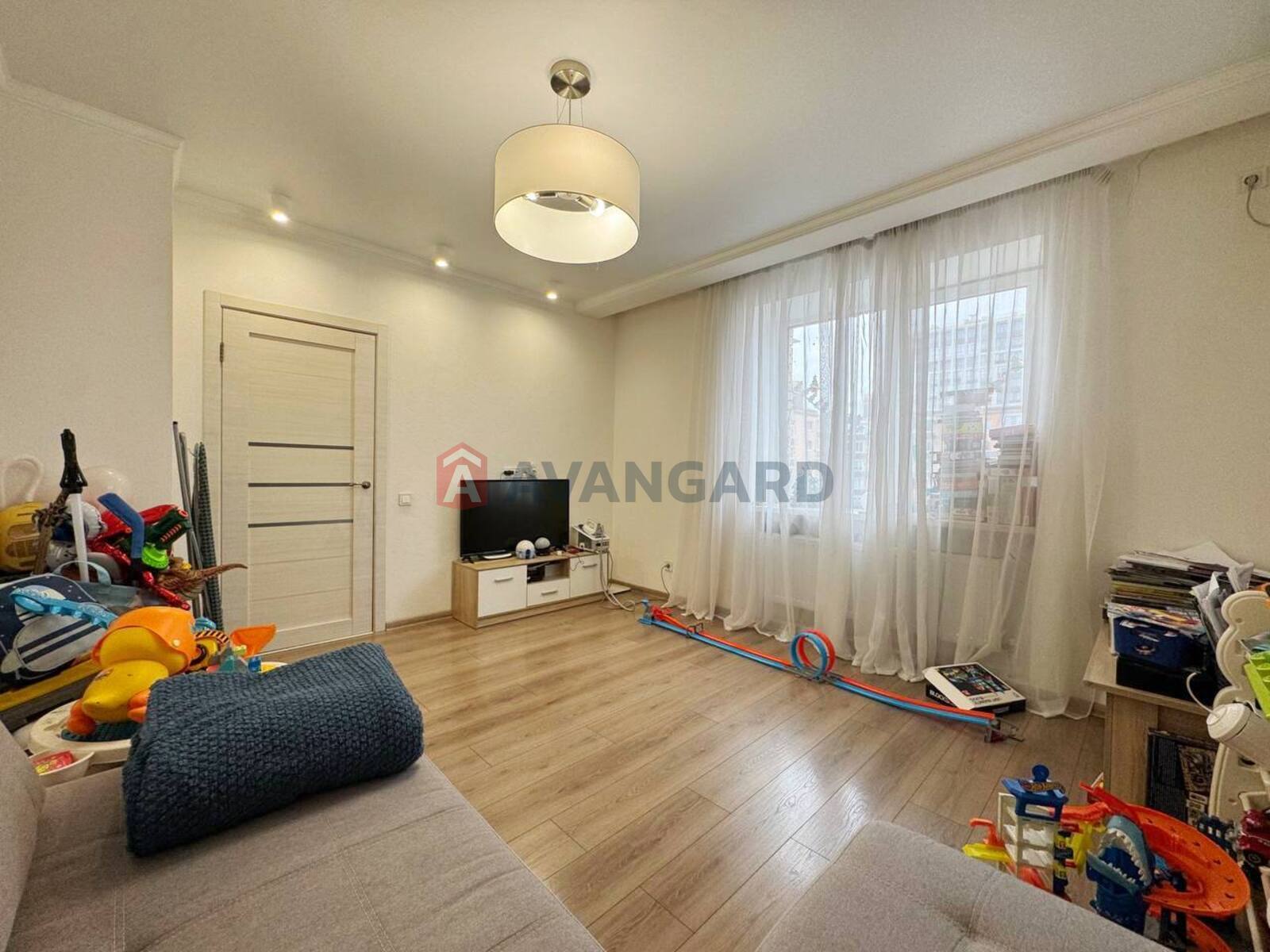 2 ��. ��������, 56/30/14 ��. �., 10/12 ������ ���� 16