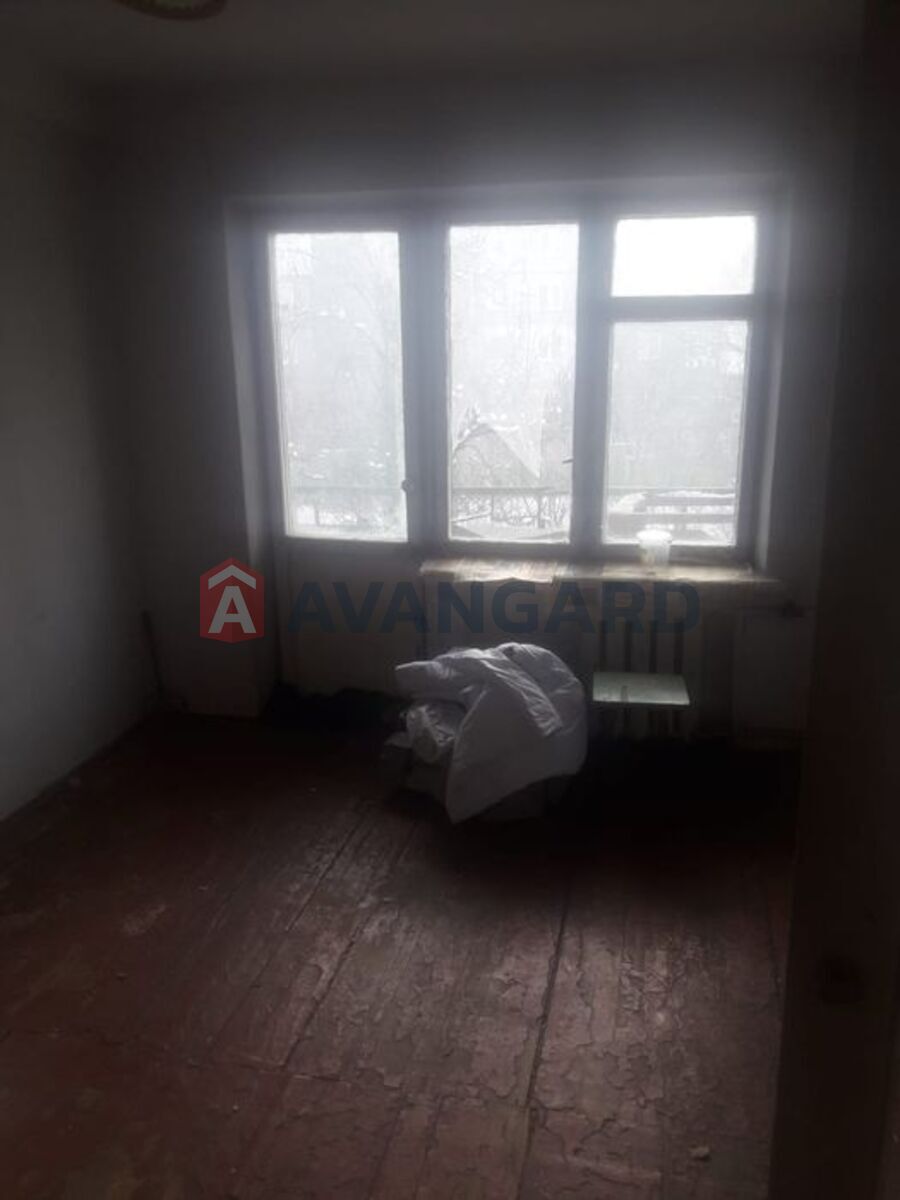 1 ��. ��������, 30/-/6 ��. �., 4/5 ������ ���� 4