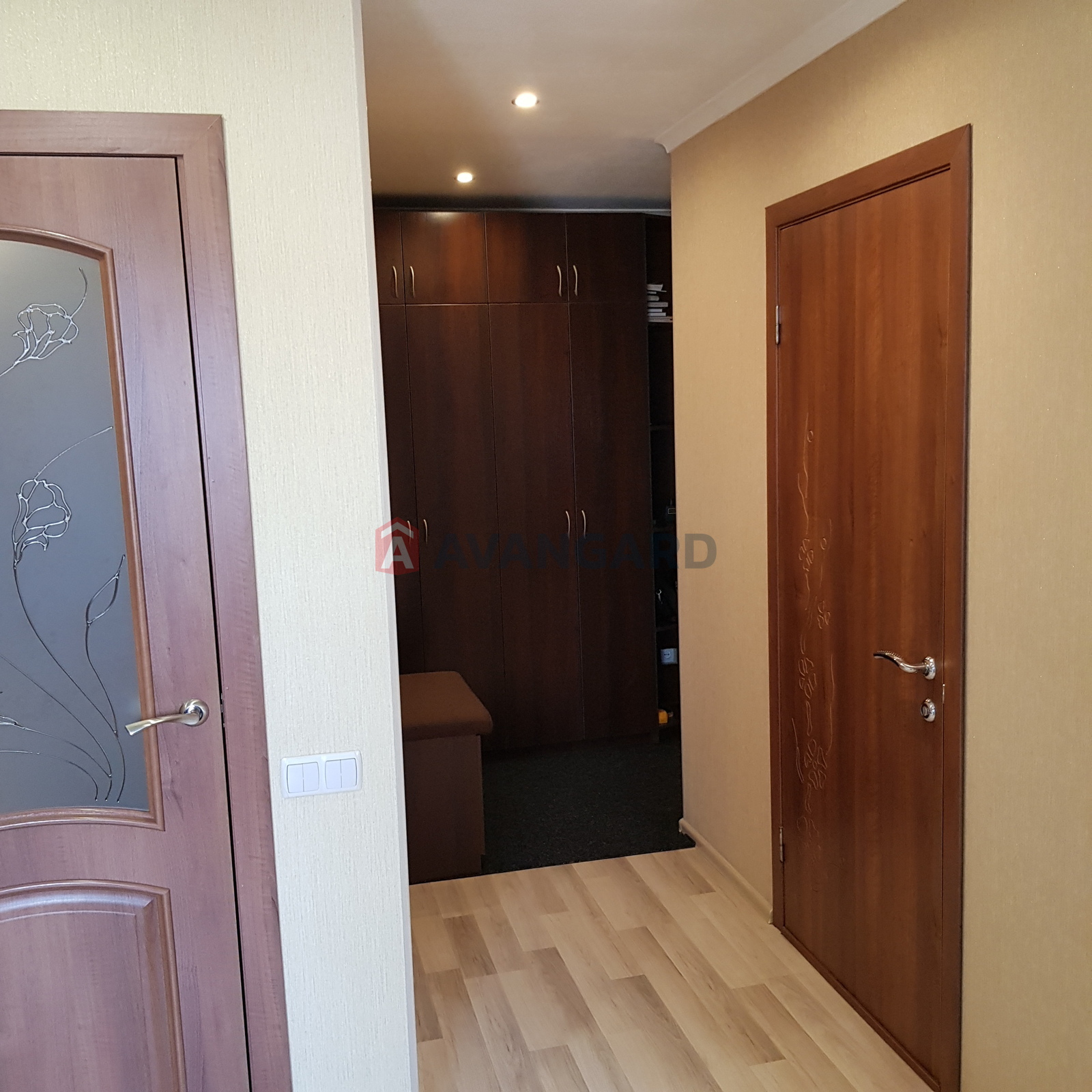 1 ��. ��������, 29,3/17,5/4,4 ��. �., 5/5 ������ ���� 16