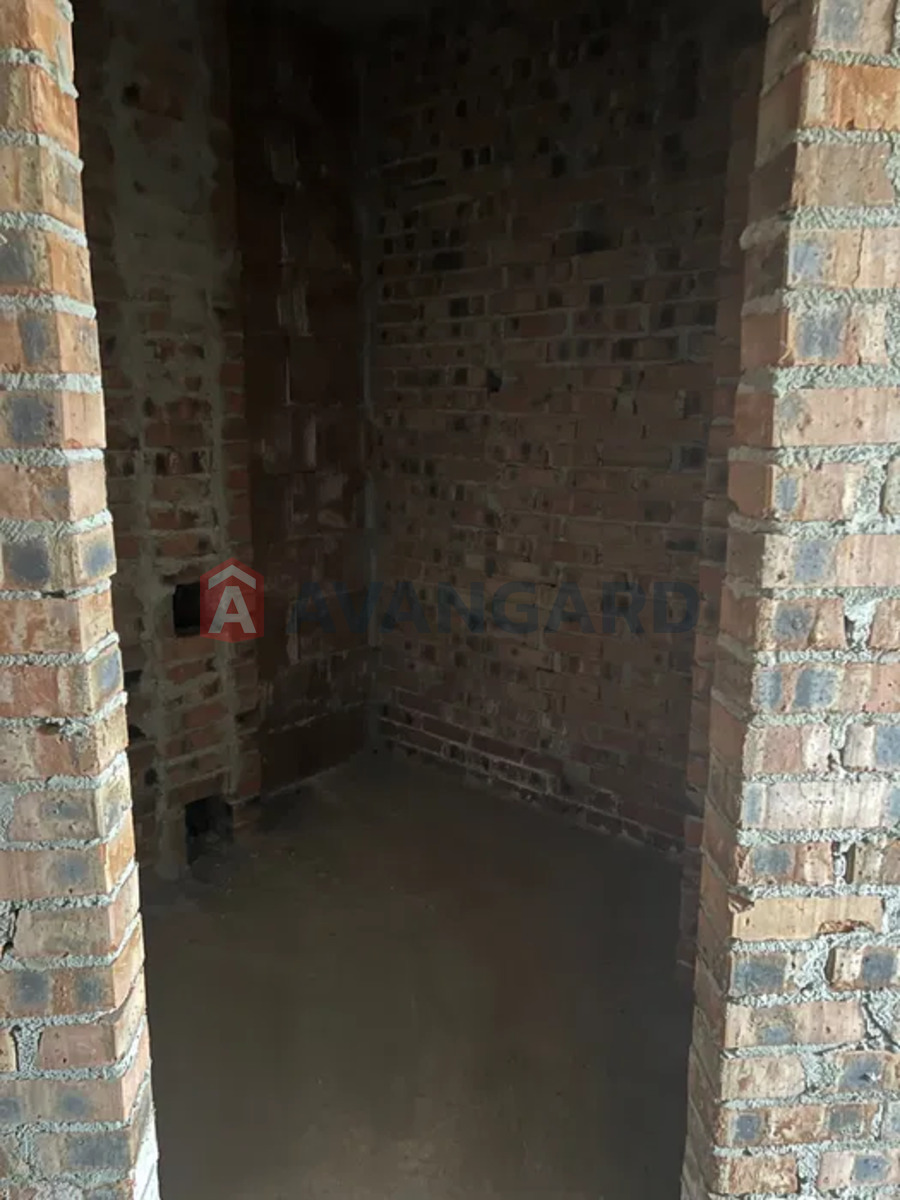 1 ��. ��������, 49/-/21 ��. �., 5/10 ������ ���� 9