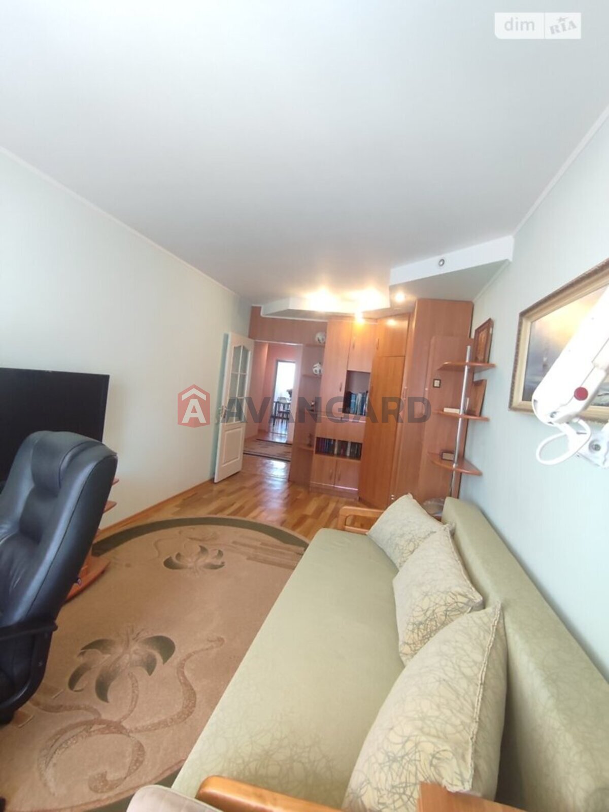 4 ��. ��������, 119/-/- ��. �., 5/5 ������ ���� 18