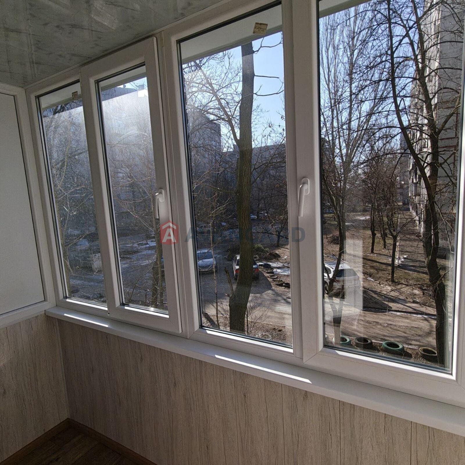 3 ��. ��������, 70/42/8 ��. �., 2/9 ������ ���� 6