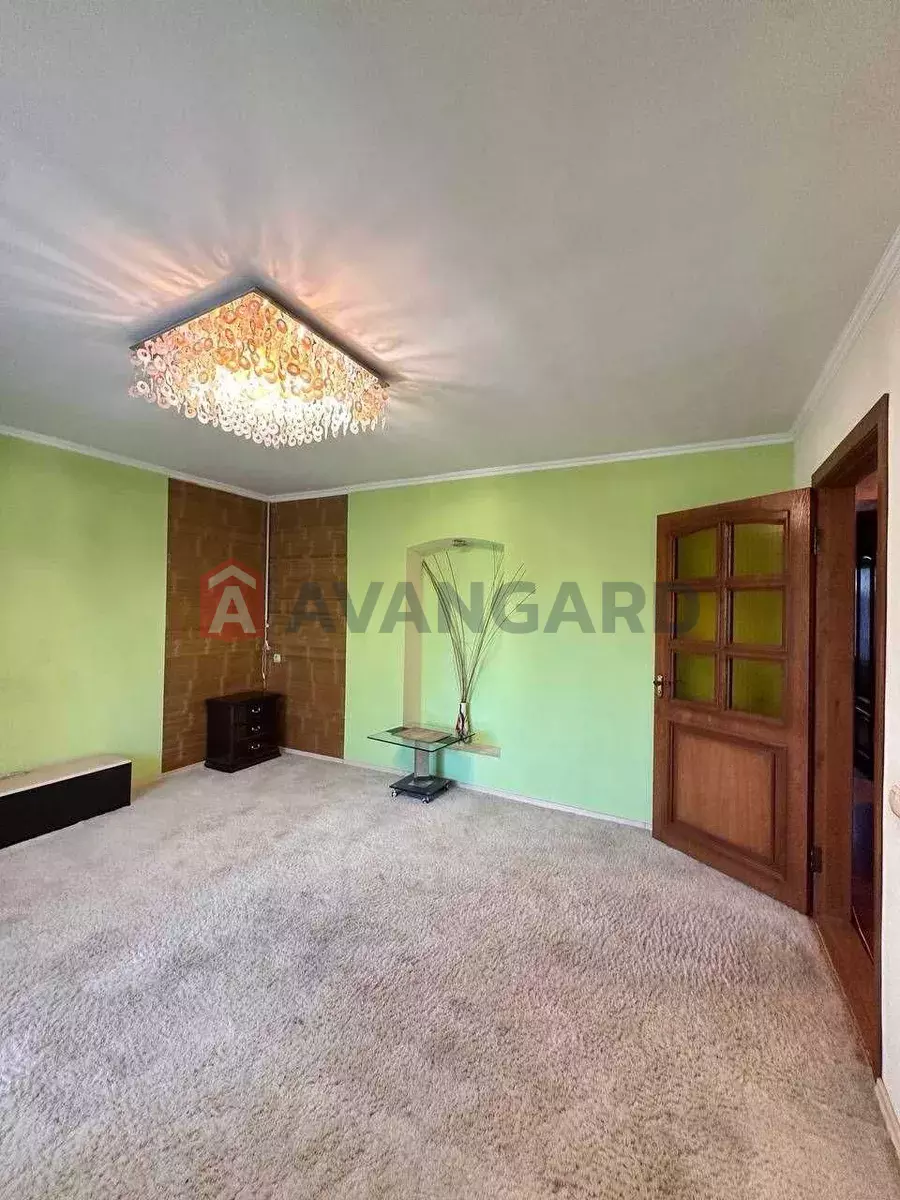 3 ����. ��������, 70/-/10 ��. �., 5/5 ���� ���� 8