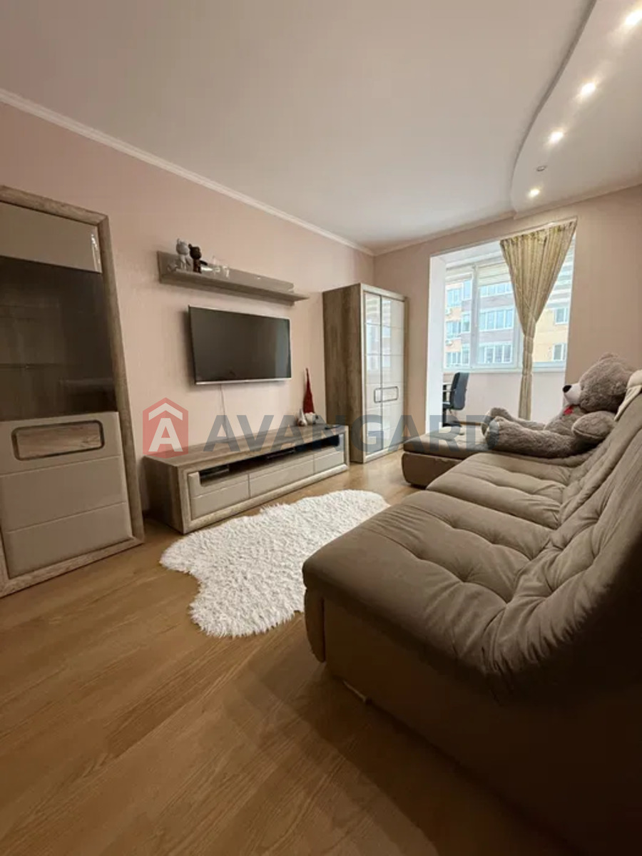 2 ��. ��������, 76/-/16 ��. �., 8/10 ������ ���� 6