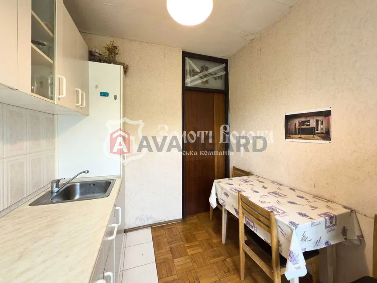 3 . , 68/-/7 . ., 5/9   9