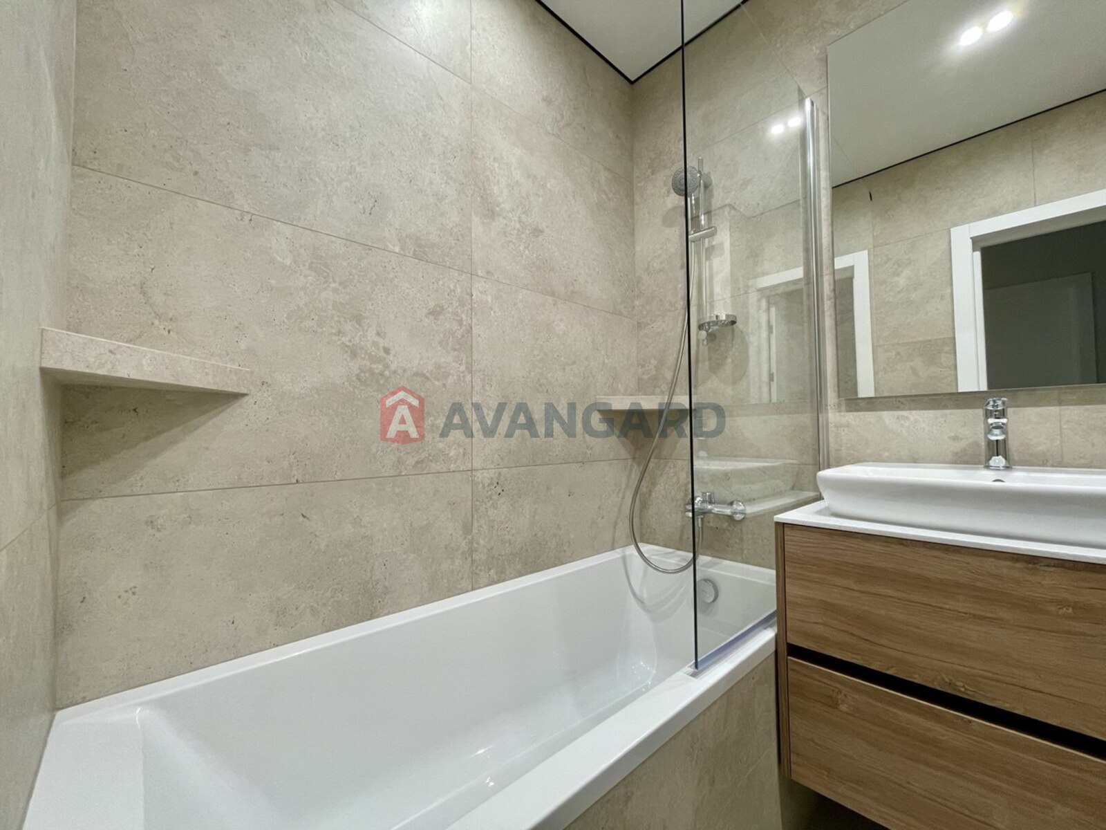 2 ��. ��������, 77,4/-/14,5 ��. �., 10/17 ������ ���� 18