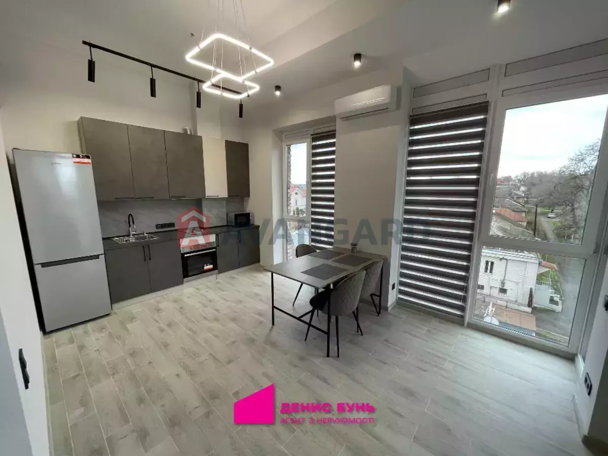 1 ��. ��������, 63/-/- ��. �., 5/5 ������ ���� 11