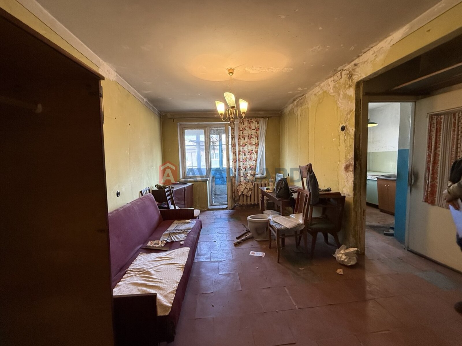 1 ��. ��������, 33/19/5 ��. �., 5/5 ������ ���� 6